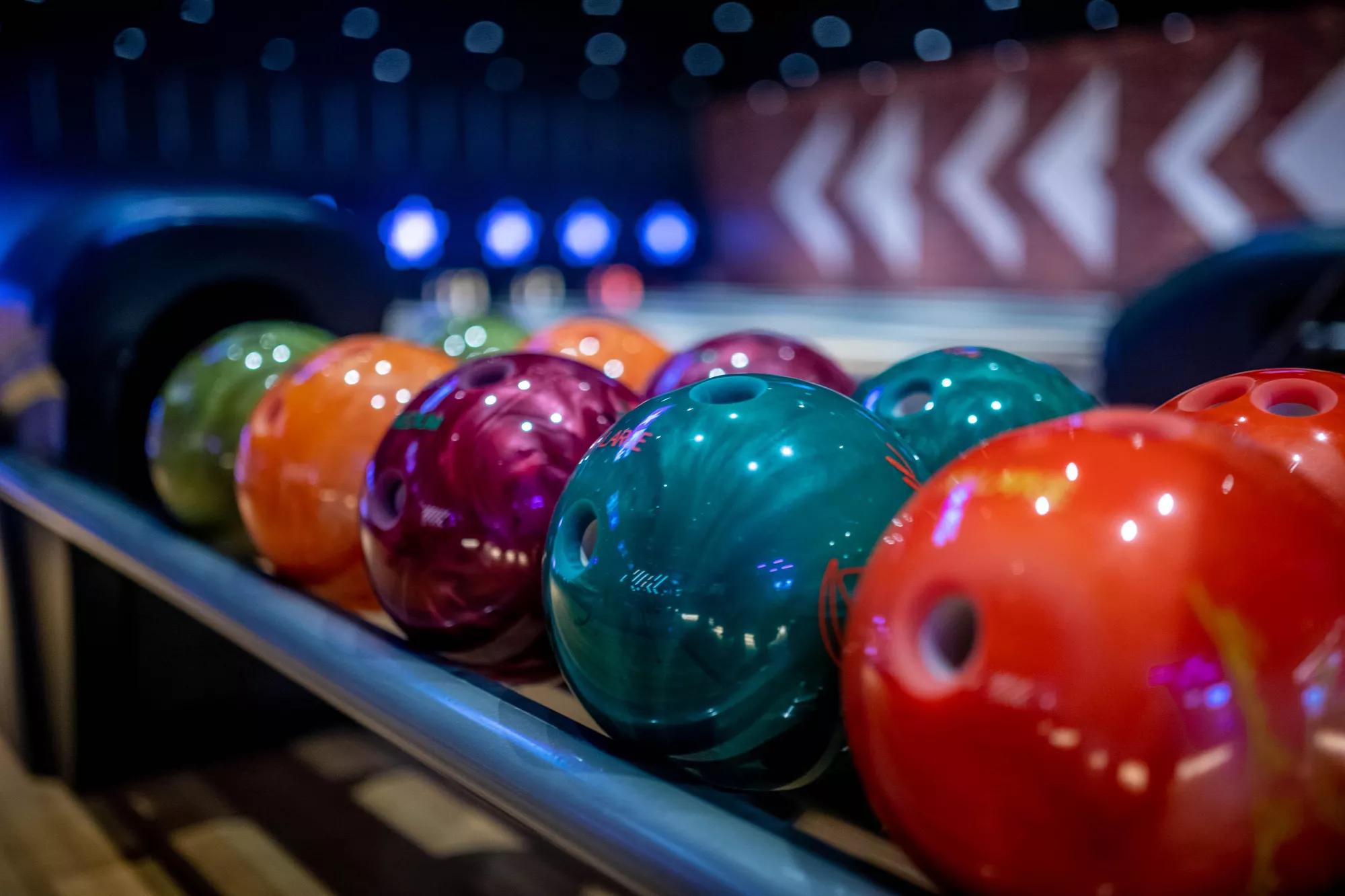 ten pin bowling balls
