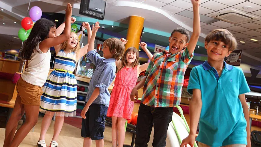 Kids having fun at a Hollywood bowl birthday party