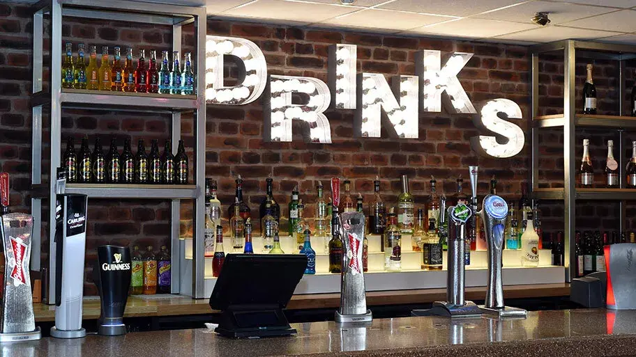hollywood bar