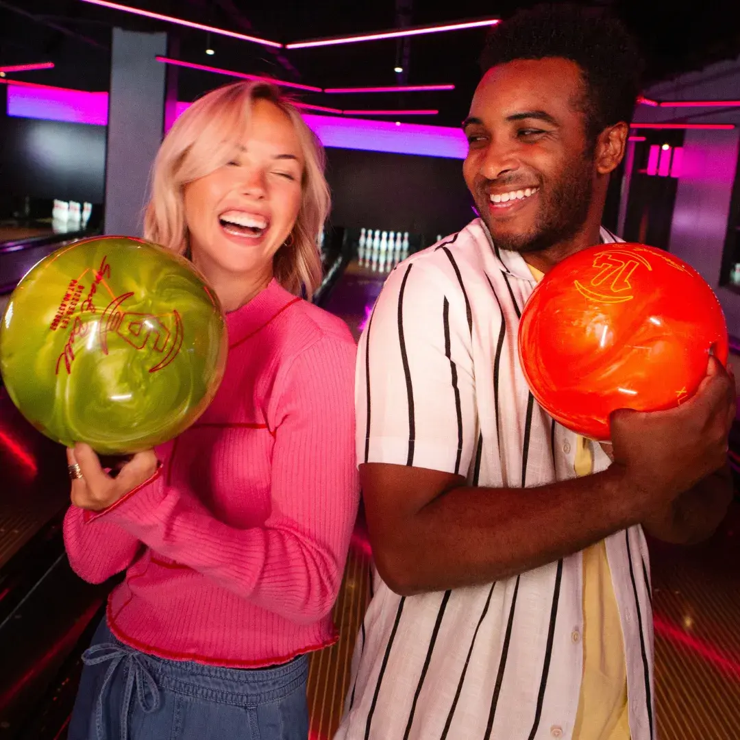 couple bowling at splitsville