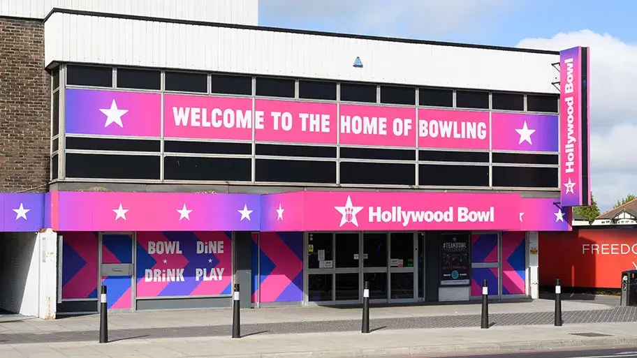The exterior of Hollywood Bowl Tolworth