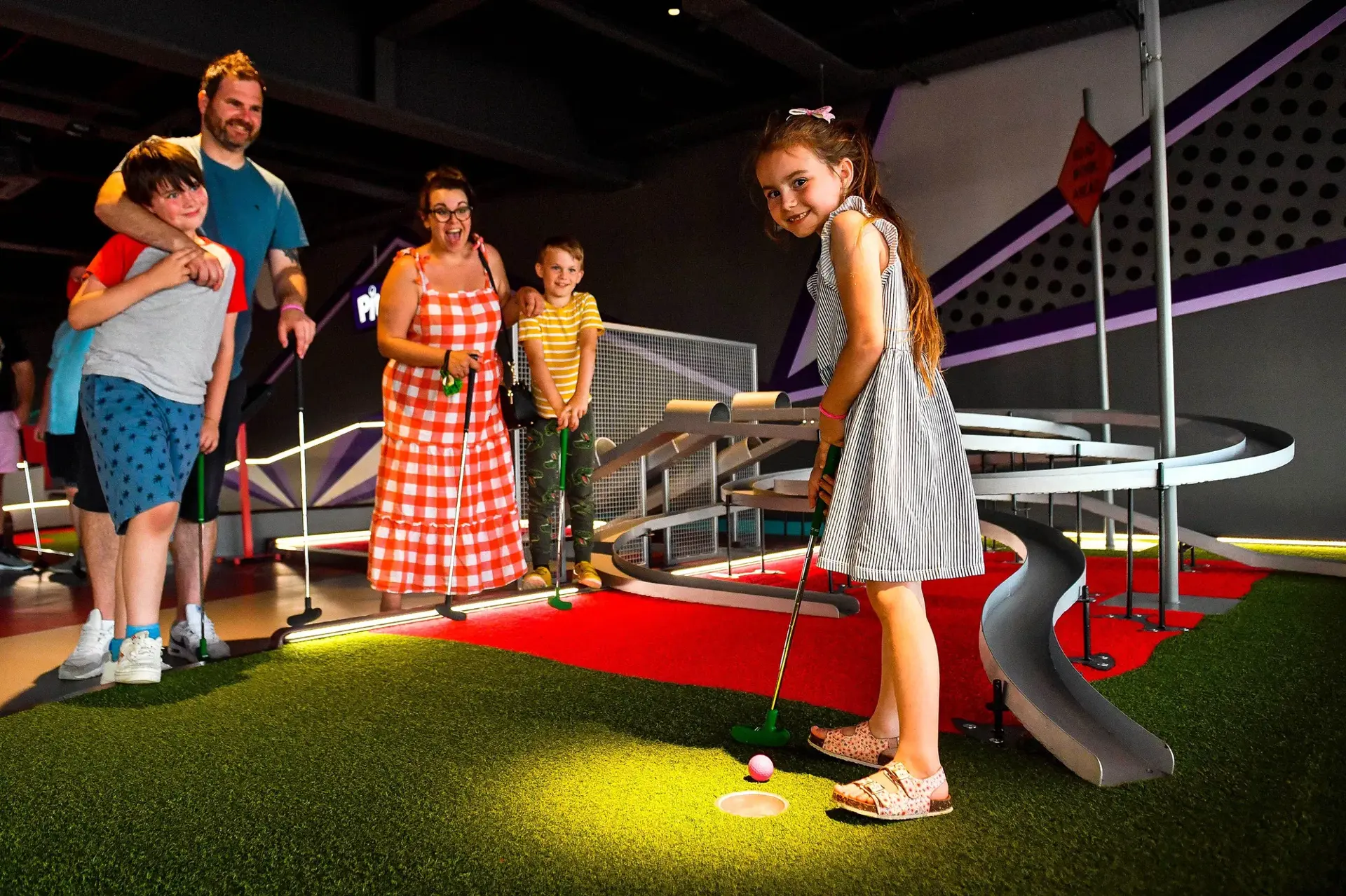 Puttstars mini golf centres family1