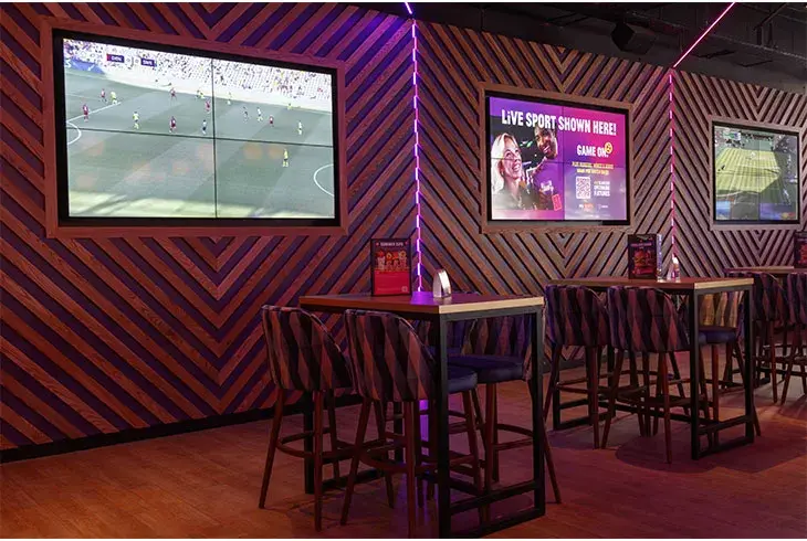 Watch the latest sporting events at Hollywood Bowl Reading