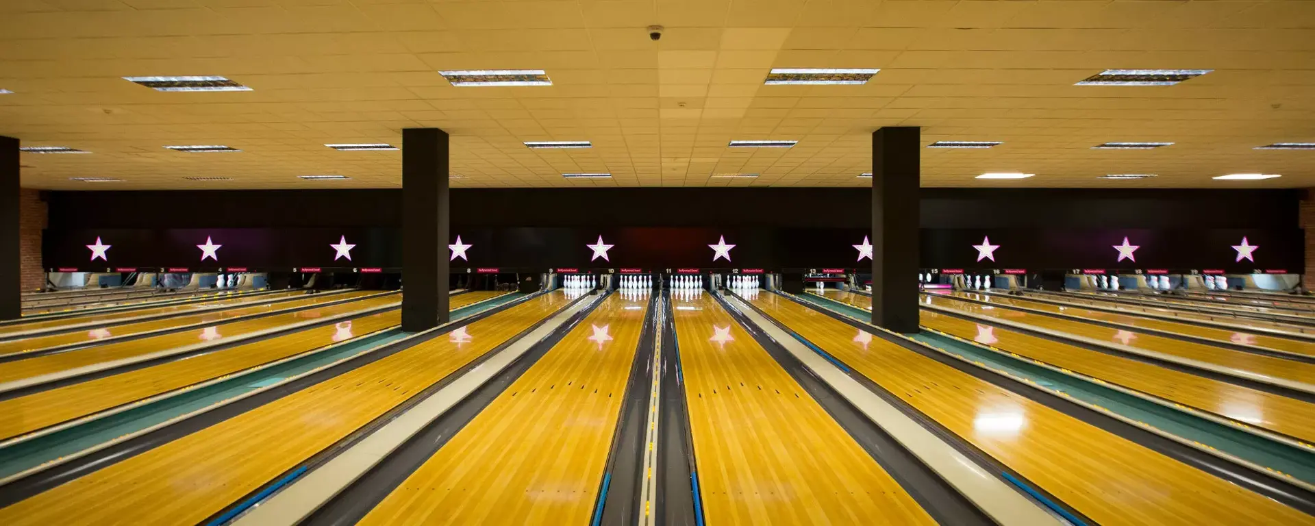 Bowling lanes at Hollywood Bowl Birmingham Broadway Plaza