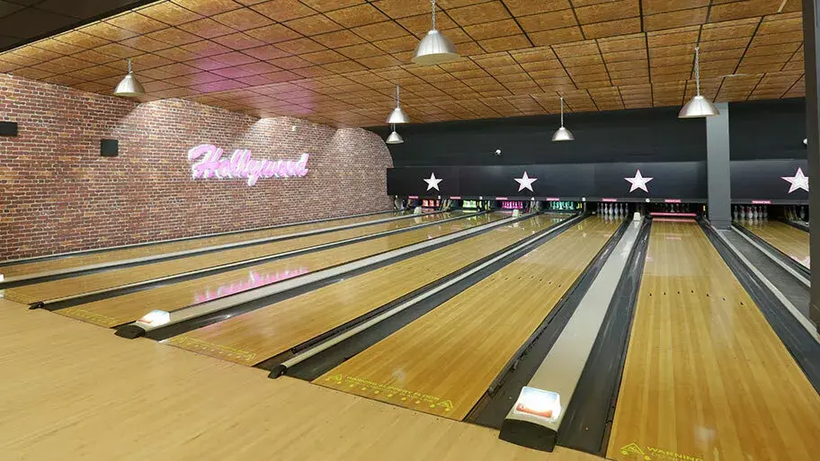 ten pin Bowling at Dagenham